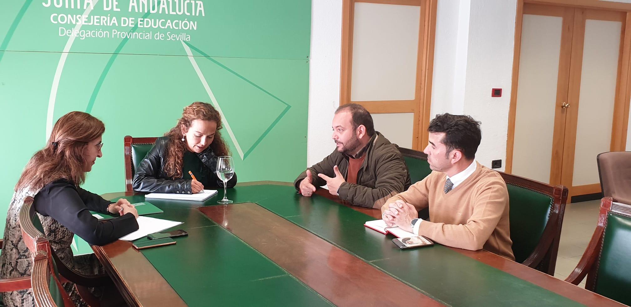 Reunión con la delegada de Educación de la Junta